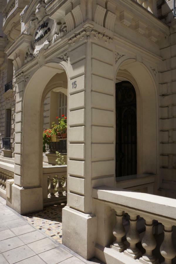 Adorable Apartment In Nice Downtown Exterior photo
